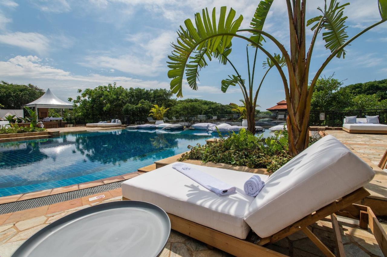 Hotel The Capital Zimbali Ballito Esterno foto The pool at the hotel