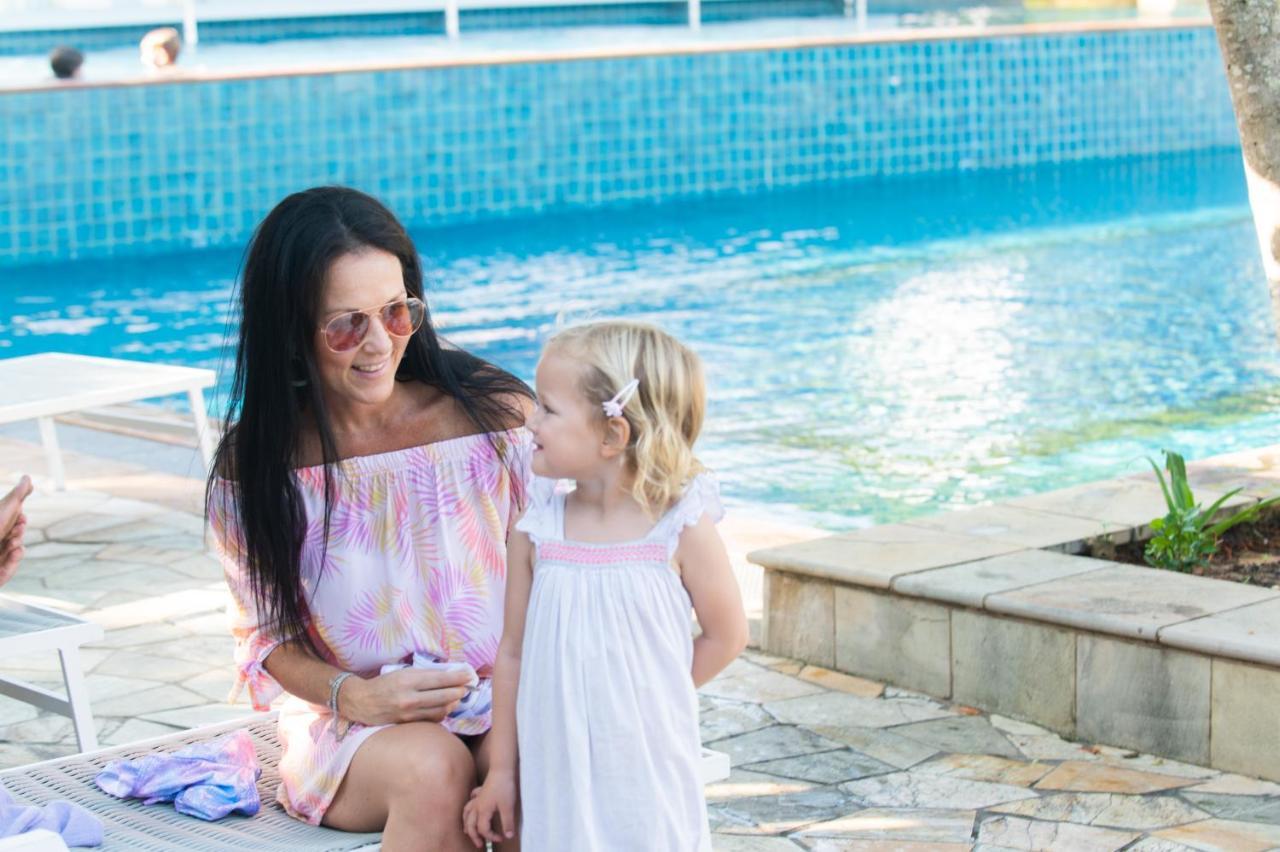 Hotel The Capital Zimbali Ballito Esterno foto A mother and her daughter