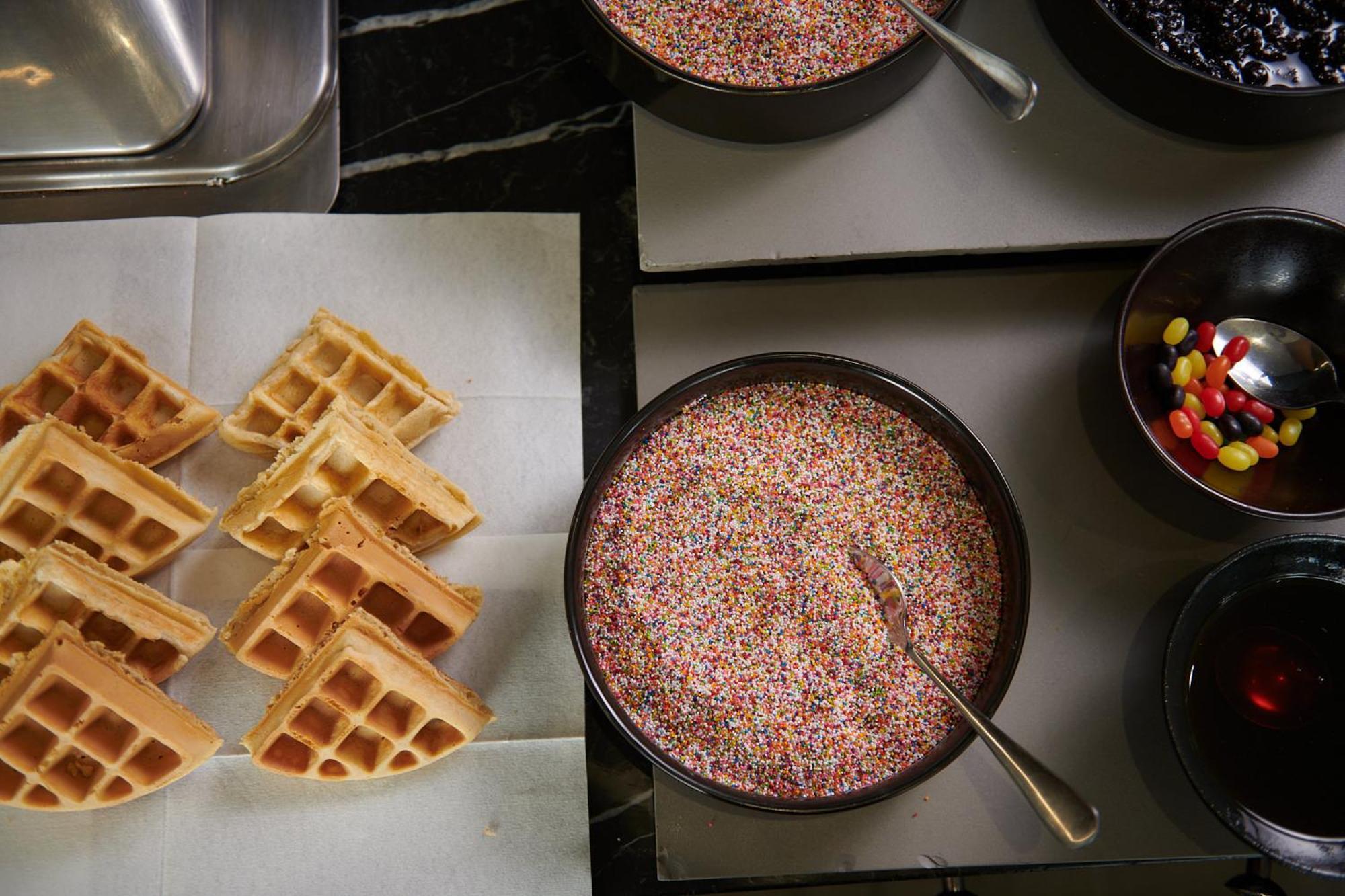 Hotel The Capital Zimbali Ballito Esterno foto Belgian waffles